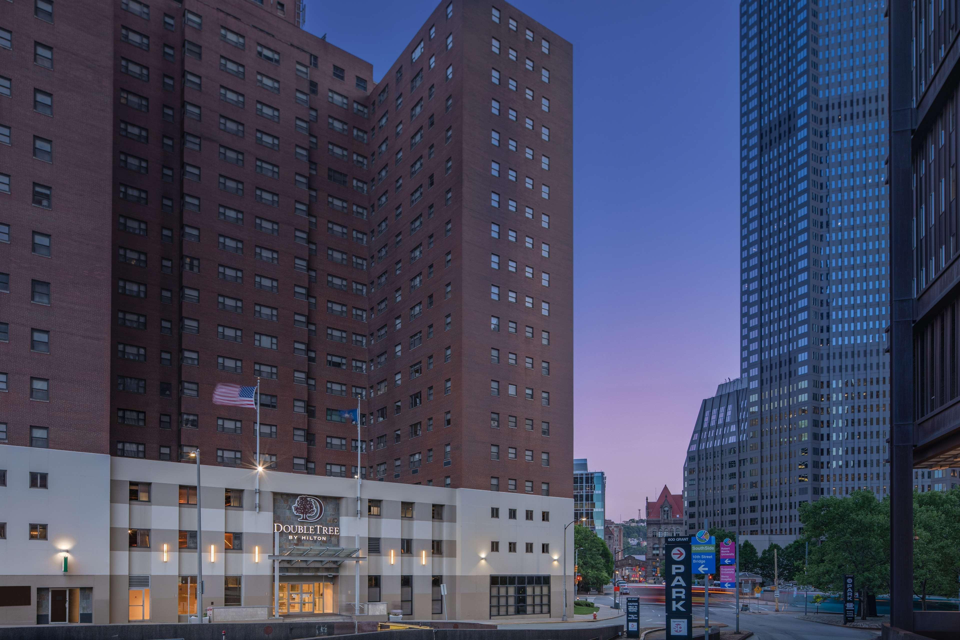 Doubletree By Hilton Hotel & Suites Pittsburgh Downtown מראה חיצוני תמונה