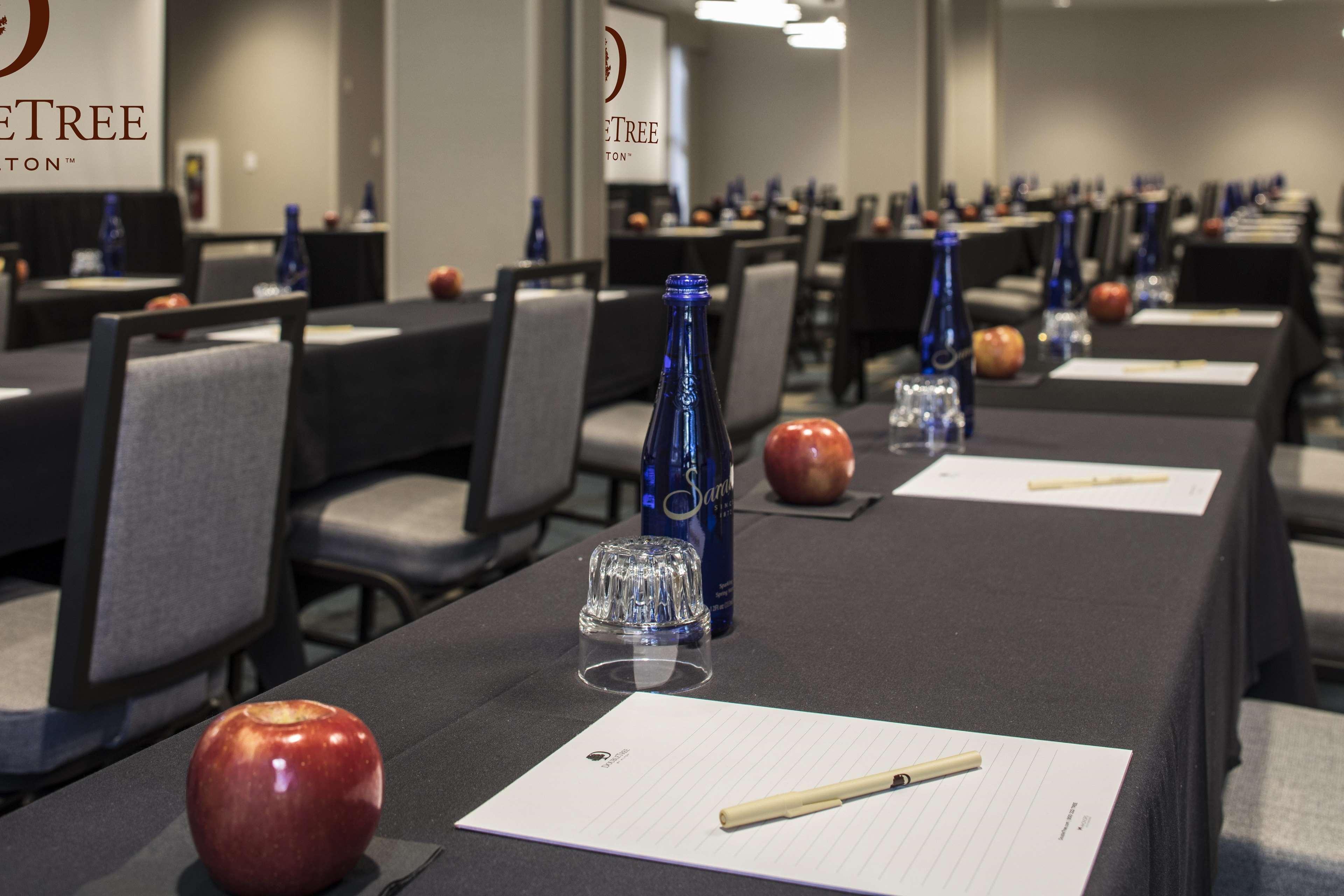 Doubletree By Hilton Hotel & Suites Pittsburgh Downtown מראה חיצוני תמונה