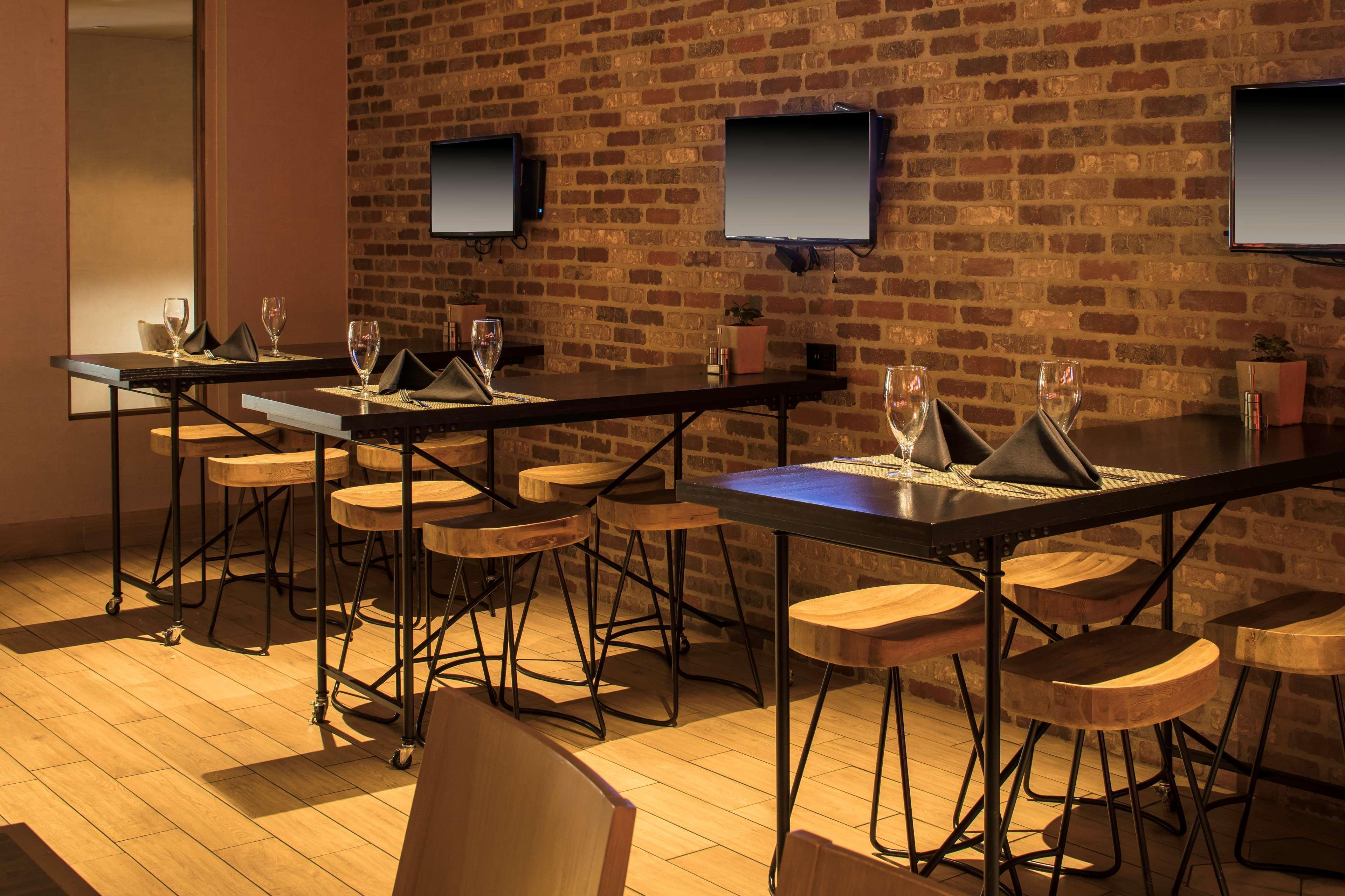 Doubletree By Hilton Hotel & Suites Pittsburgh Downtown מראה חיצוני תמונה