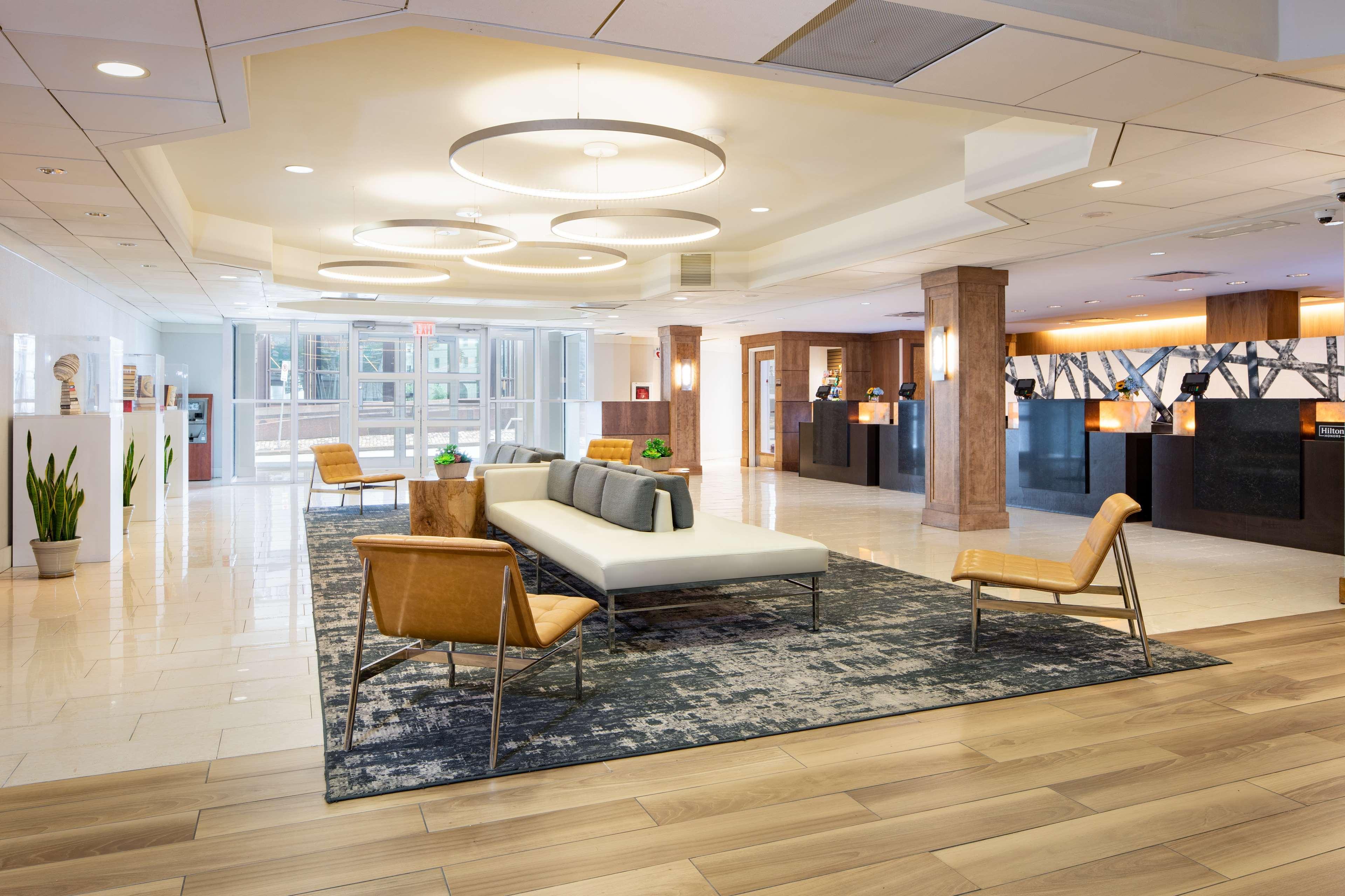Doubletree By Hilton Hotel & Suites Pittsburgh Downtown מראה חיצוני תמונה