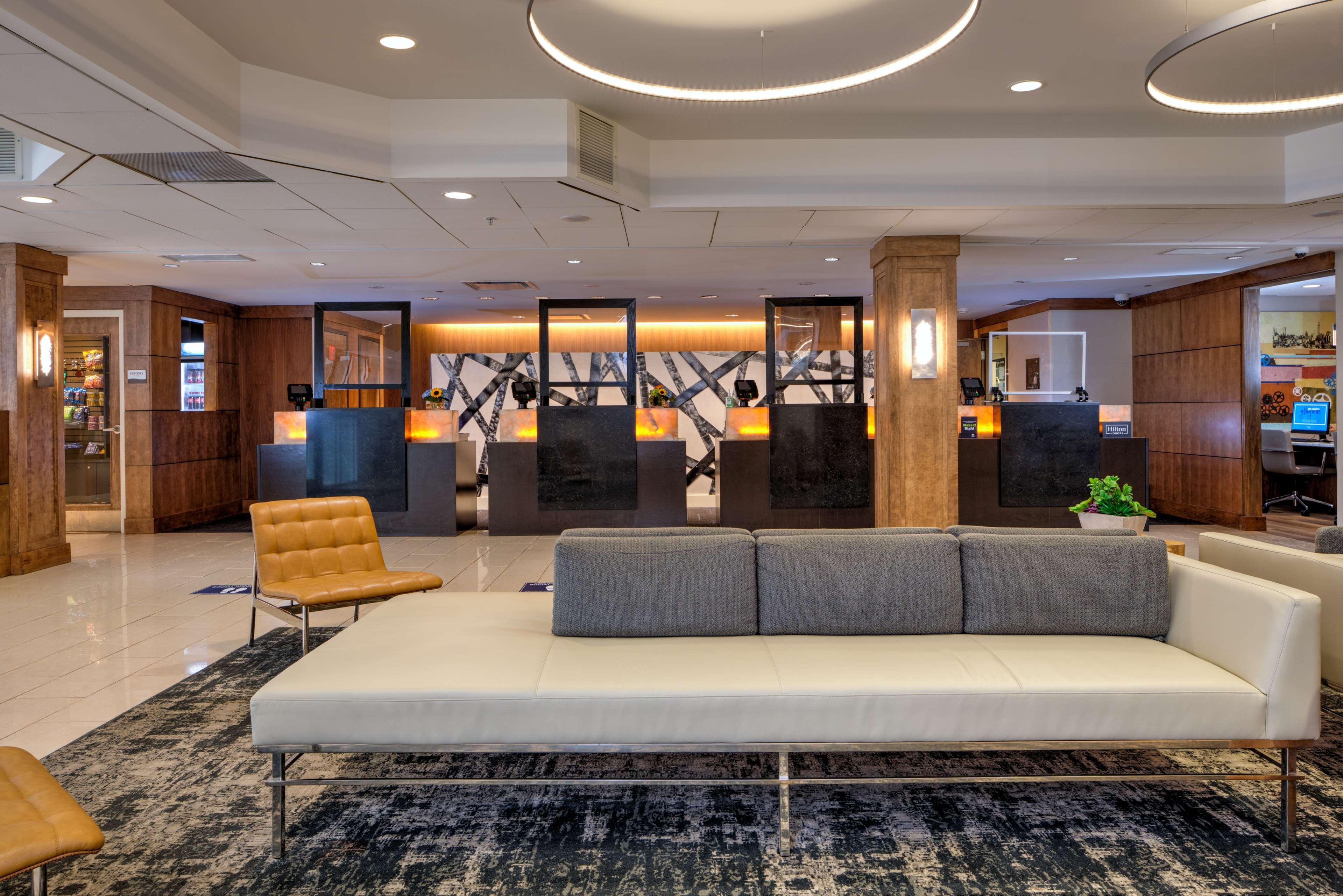 Doubletree By Hilton Hotel & Suites Pittsburgh Downtown מראה חיצוני תמונה