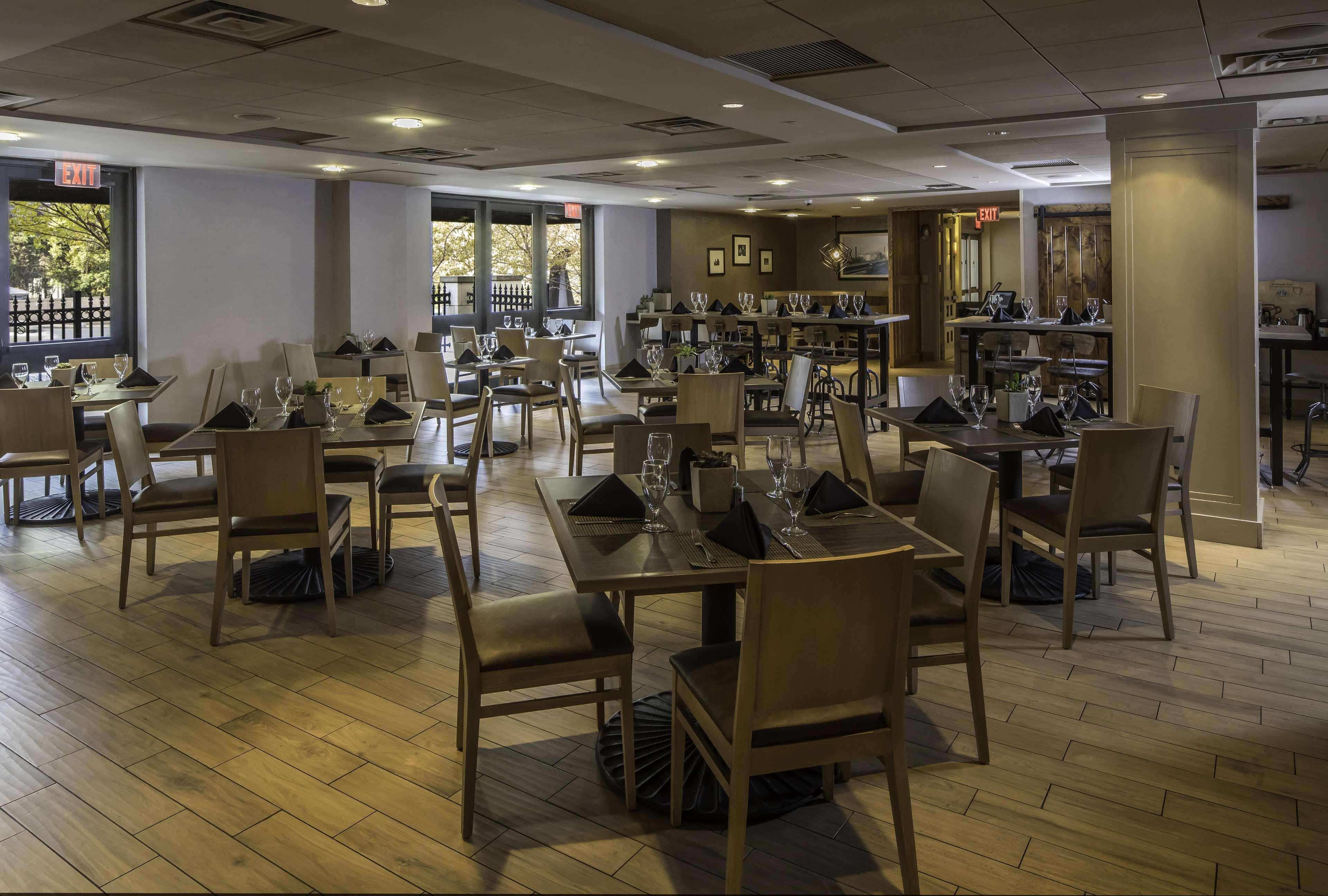 Doubletree By Hilton Hotel & Suites Pittsburgh Downtown מראה חיצוני תמונה