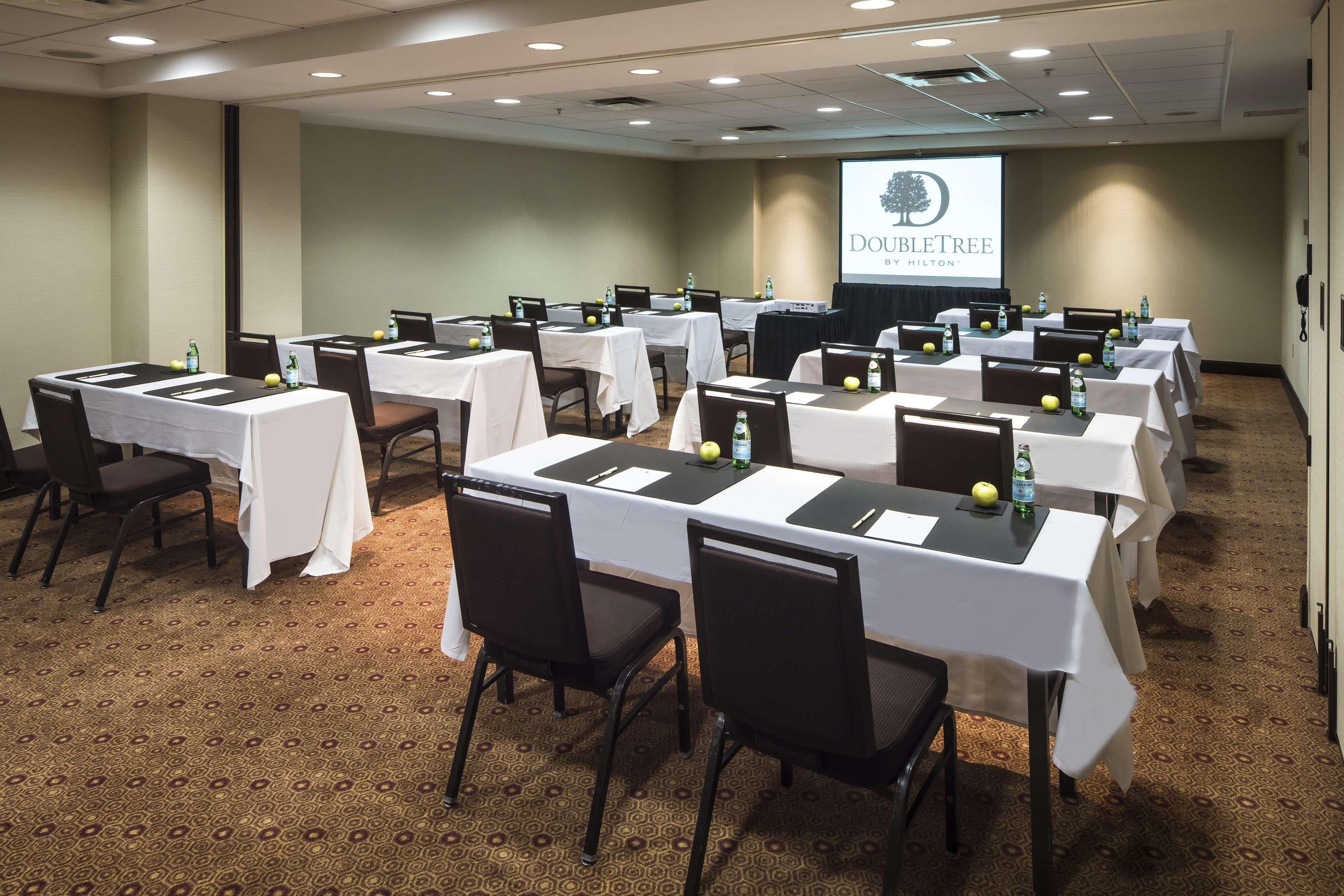 Doubletree By Hilton Hotel & Suites Pittsburgh Downtown מראה חיצוני תמונה