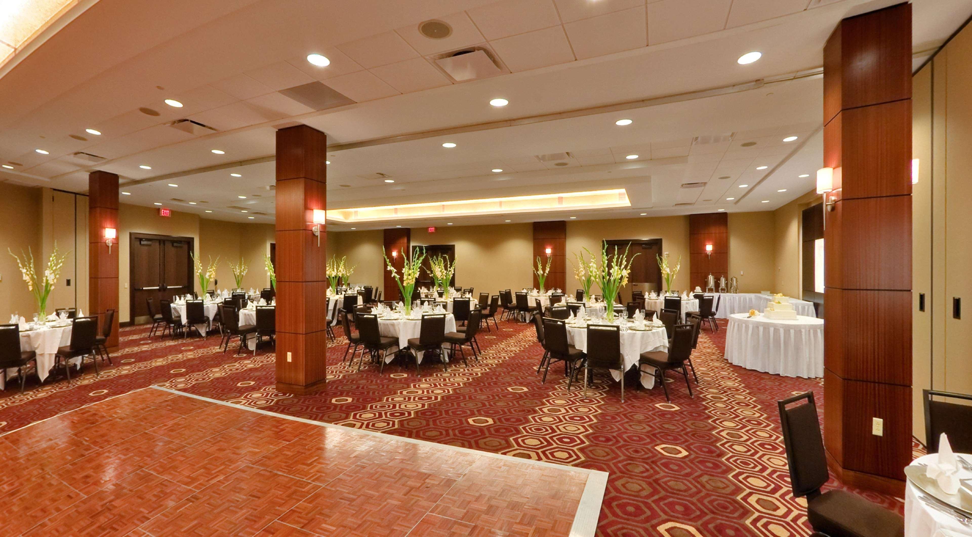Doubletree By Hilton Hotel & Suites Pittsburgh Downtown מראה חיצוני תמונה