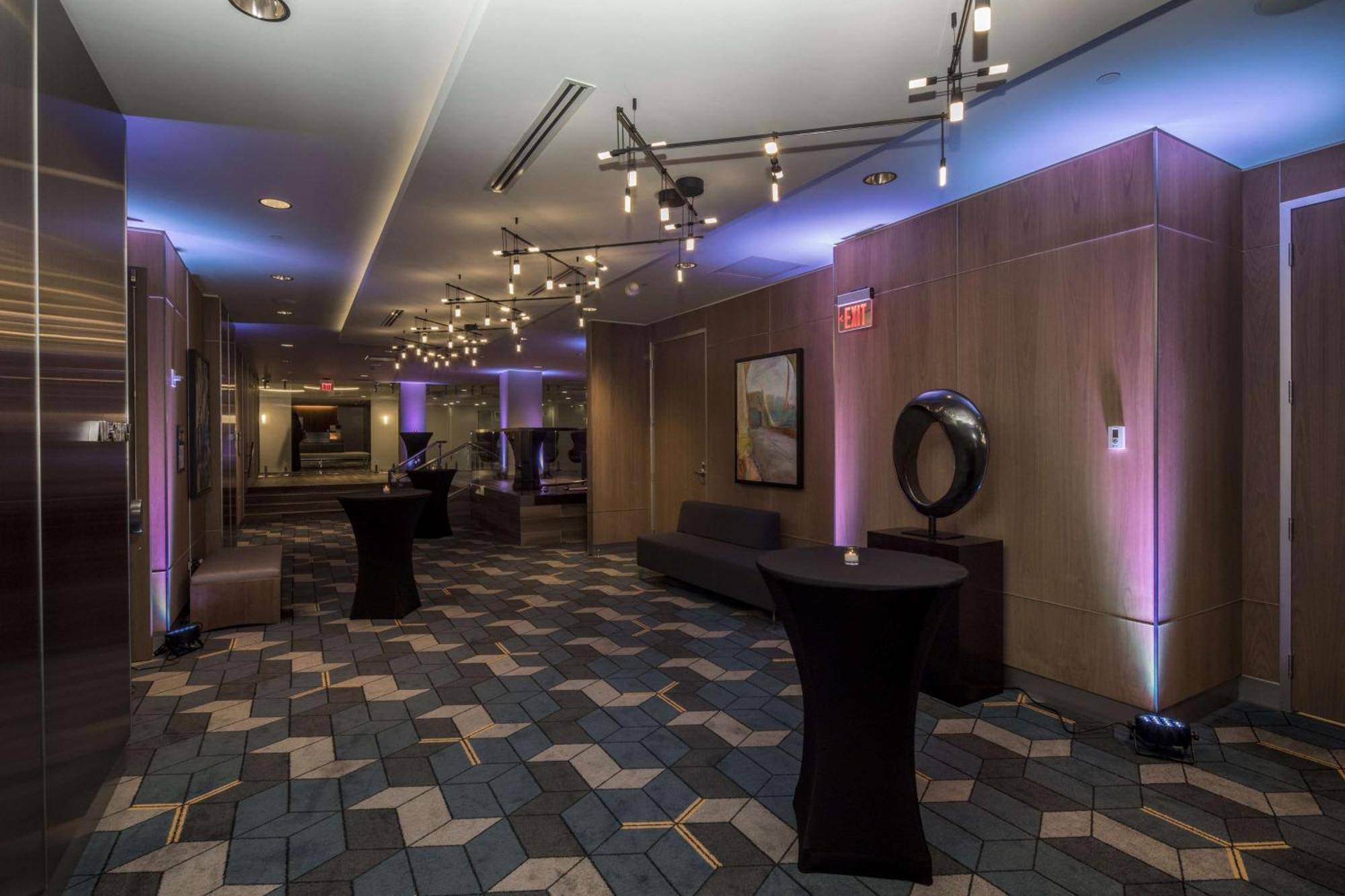 Doubletree By Hilton Hotel & Suites Pittsburgh Downtown מראה חיצוני תמונה