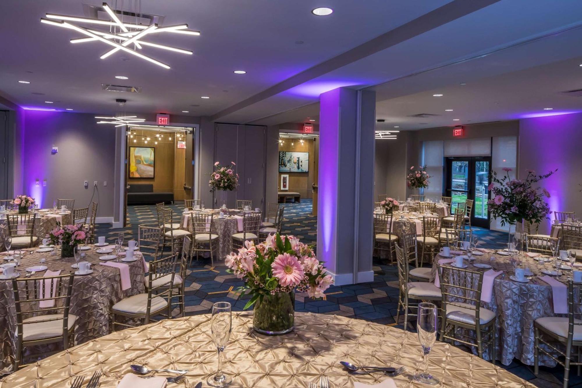 Doubletree By Hilton Hotel & Suites Pittsburgh Downtown מראה חיצוני תמונה