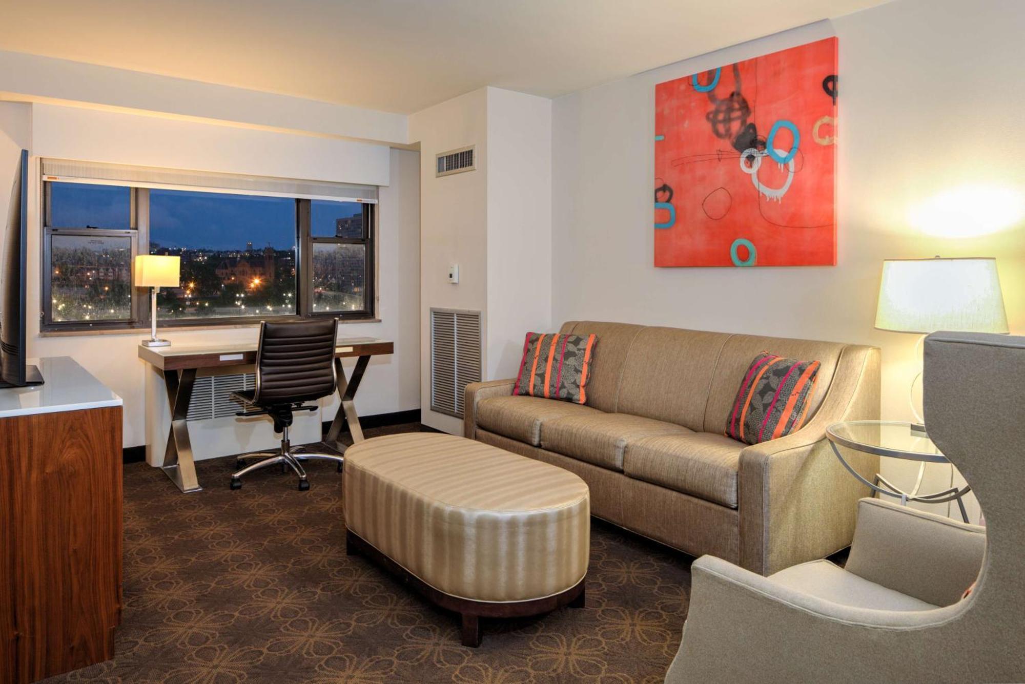 Doubletree By Hilton Hotel & Suites Pittsburgh Downtown מראה חיצוני תמונה