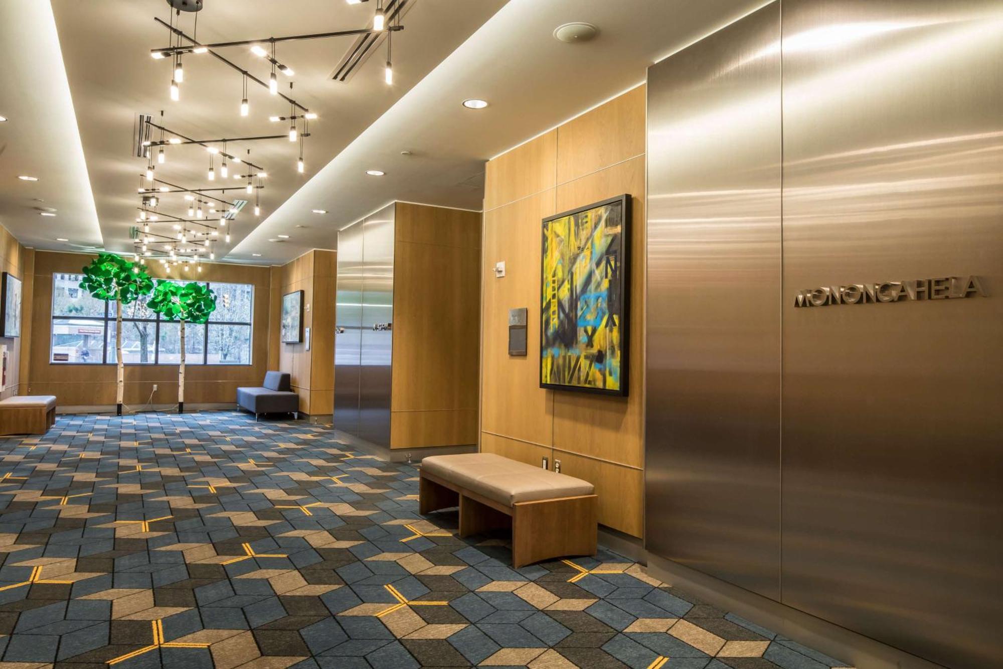 Doubletree By Hilton Hotel & Suites Pittsburgh Downtown מראה חיצוני תמונה